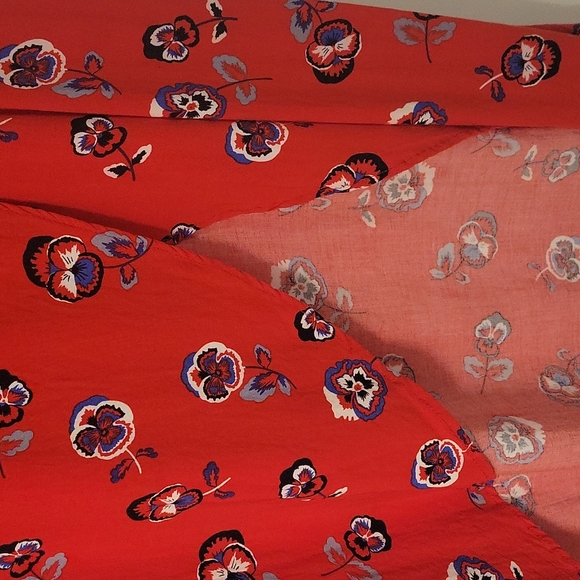 Red floral wrap skirt - Picture 2 of 3